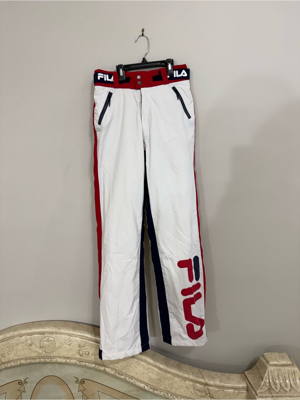 FILA Women’s XS White Red Navy Colorblock Padded Ski Snow Pants Logo